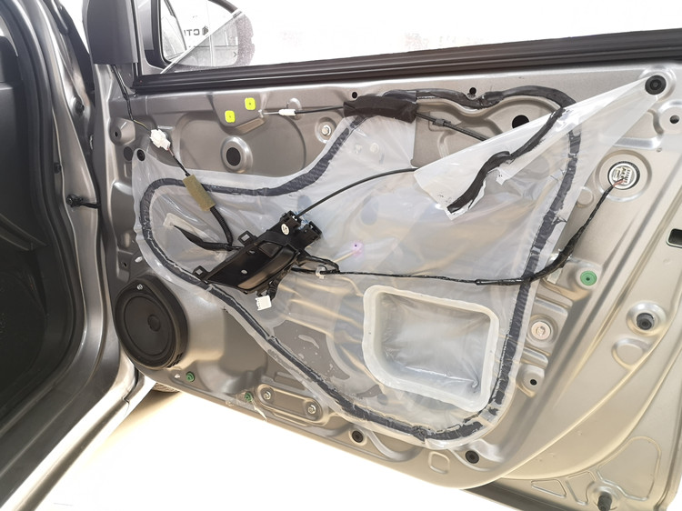 本田锋范换了大屏幕音响音效调节,本田锋范音响改装推荐