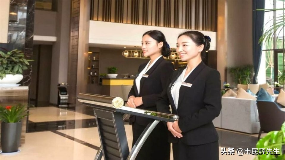 我国第一家七星级酒店，造价36亿楼顶设停机坪，有近千个套房