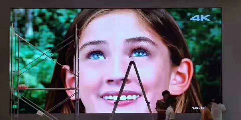 室内p2.5全彩高清显示屏价格,室内p2全彩led显示屏现场实拍