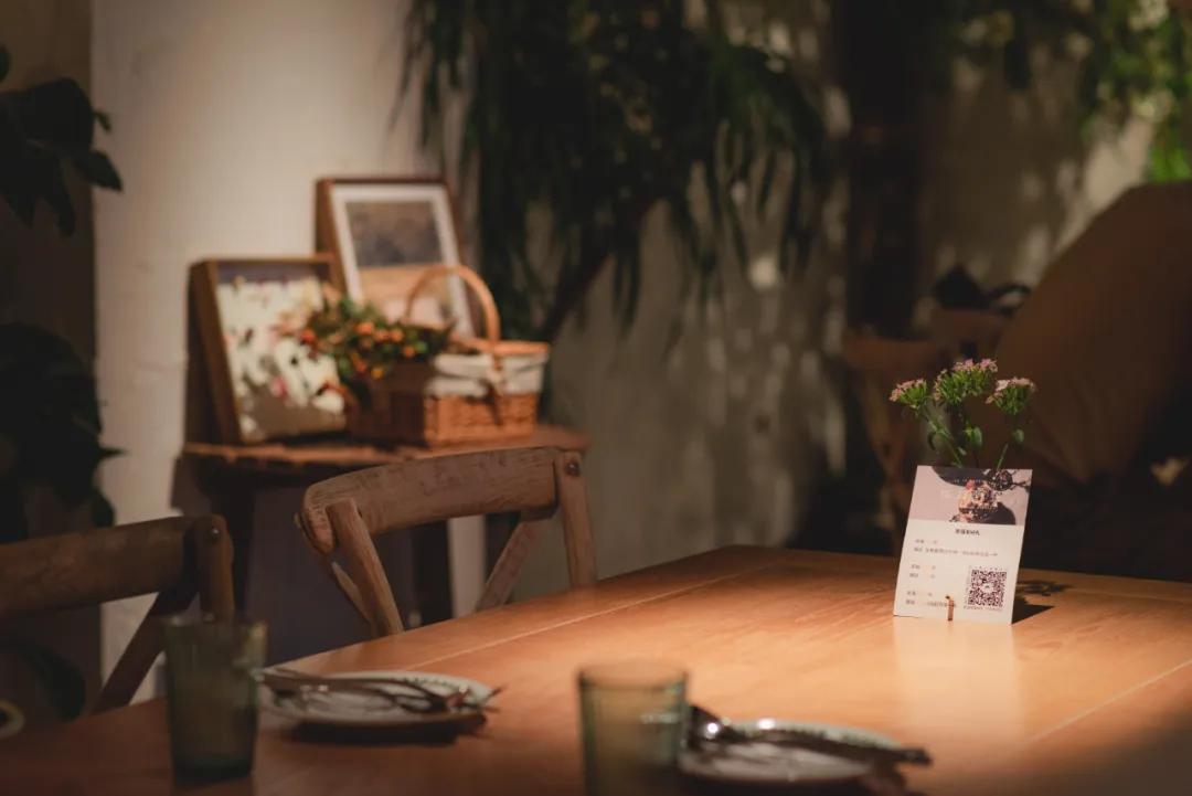 之心城这家餐厅堪称“西餐界CHANEL”,小姐姐们都抢着去