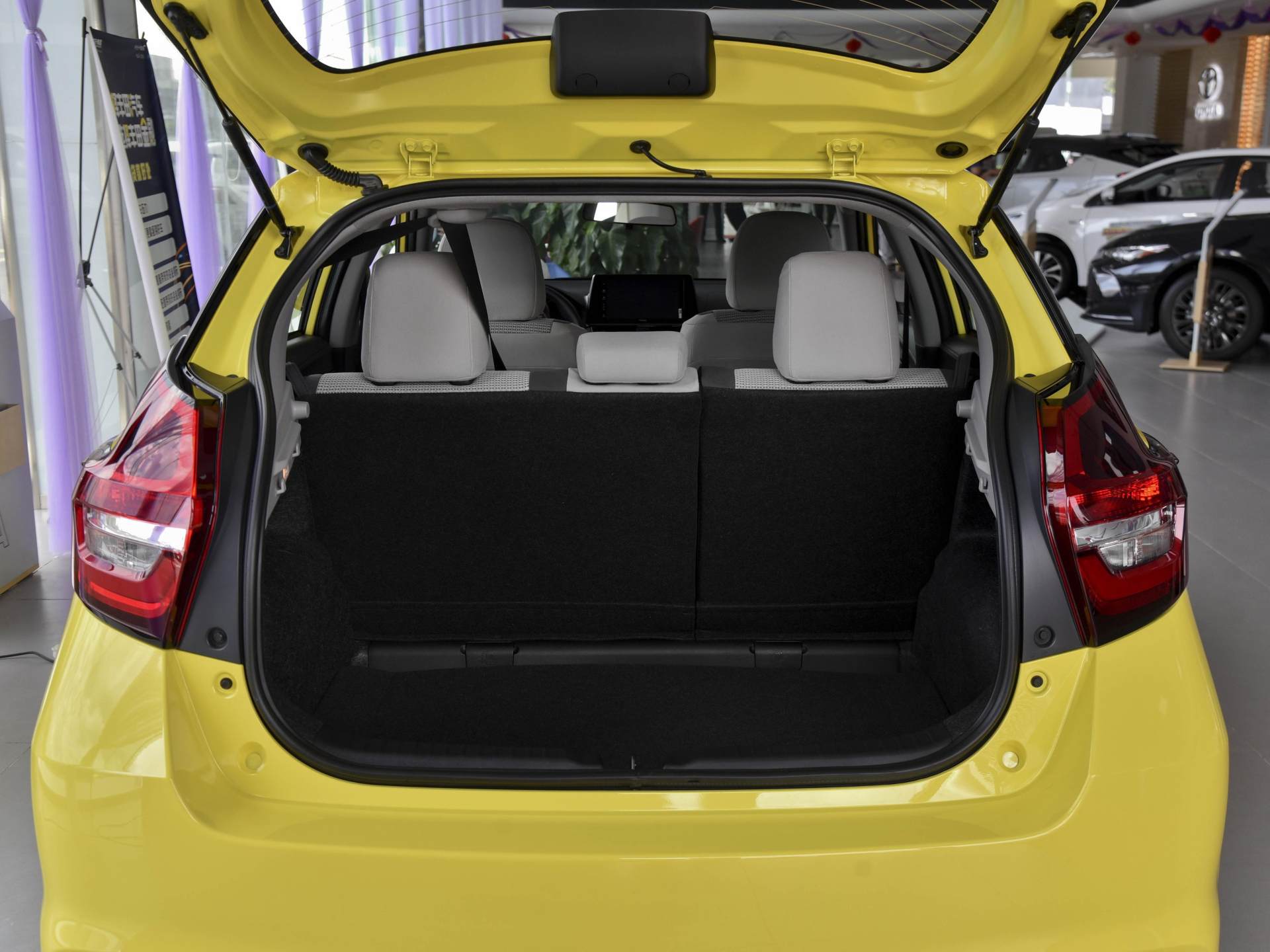 丰田威驰fs价格是多少性能如何,20年二厢丰田威驰fs多少钱