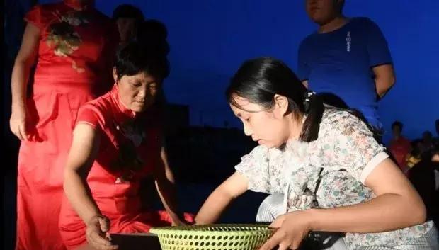 我在十八线小村当大V:一年网购金额超全国99.9%的人