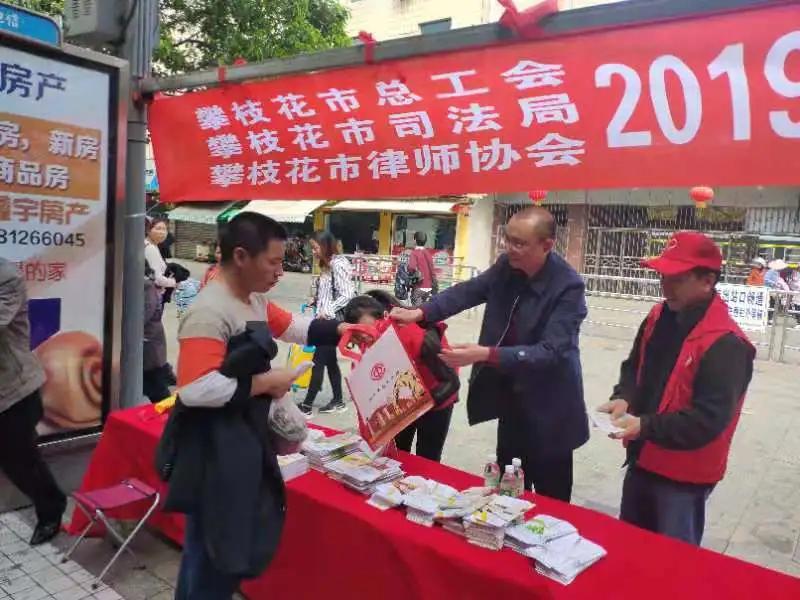 遇到困难你可以寻求哪些帮助,遇到困难有人指点迷津