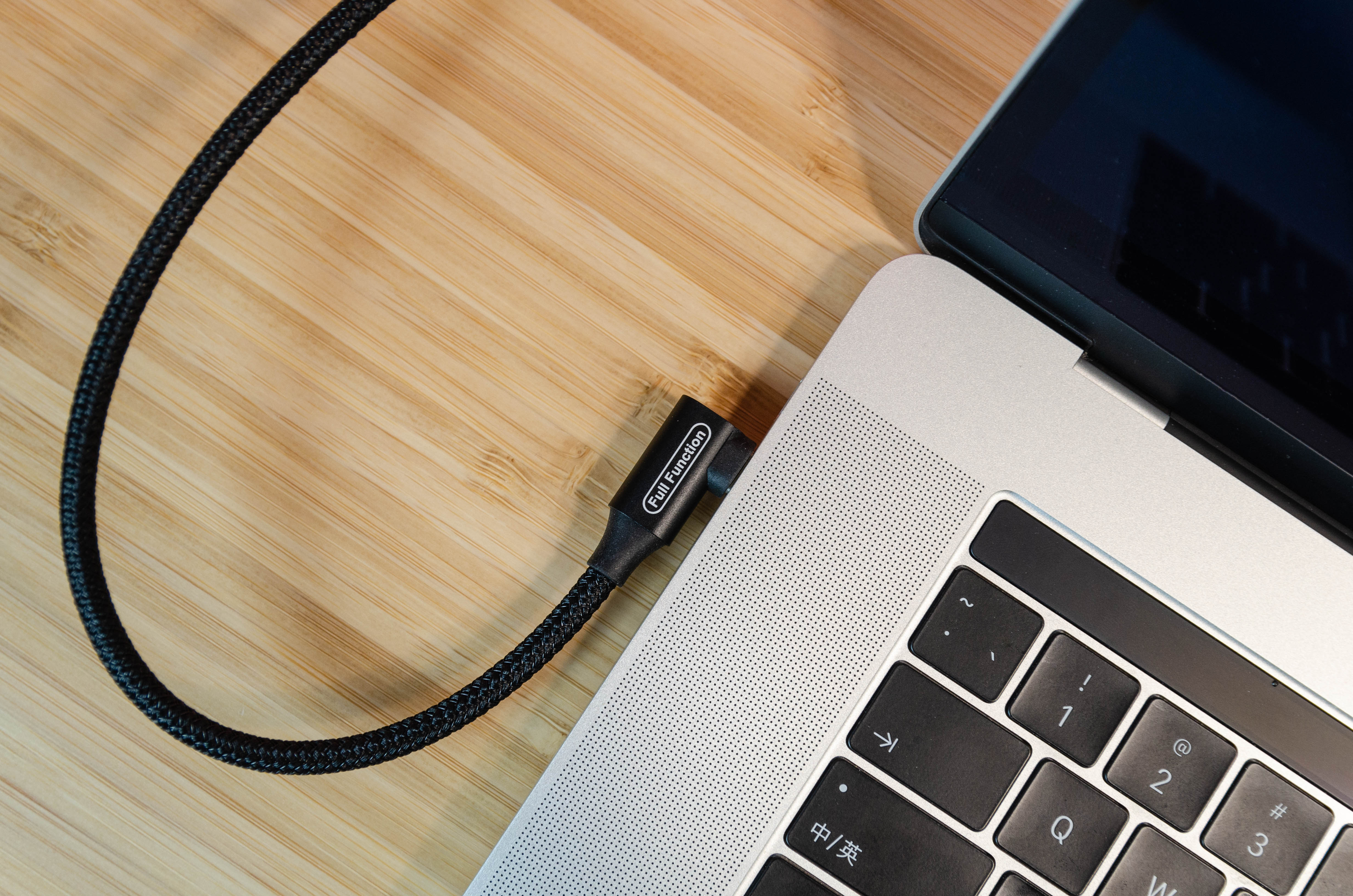 不要NUC、Mini-STX，一部手机+便携屏完成极致口袋办公