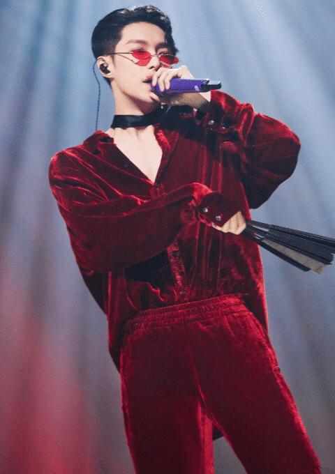 张艺兴绅士行为,张艺兴绅士范儿