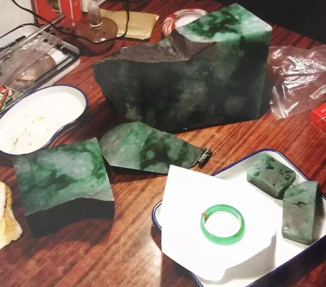 翡翠原石马崇仁 (翡翠大王马崇仁讲解翡翠赌石知识)