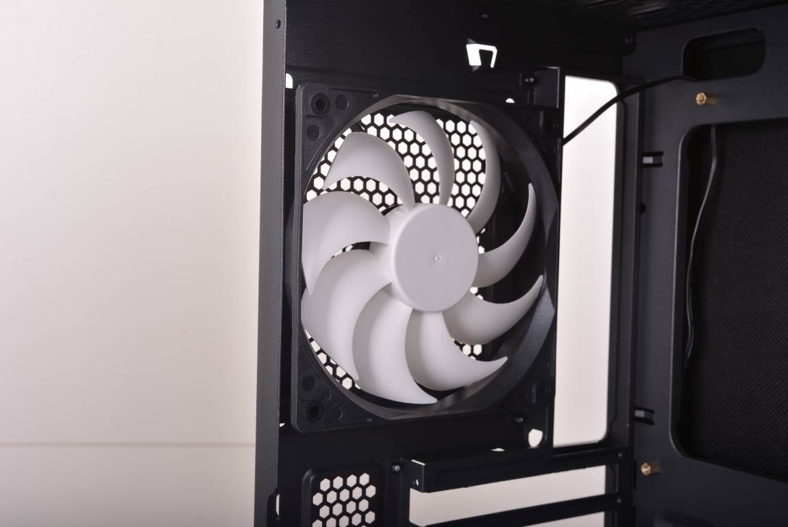 金河田静音坊mr2机箱评测,金河田mr2缺点