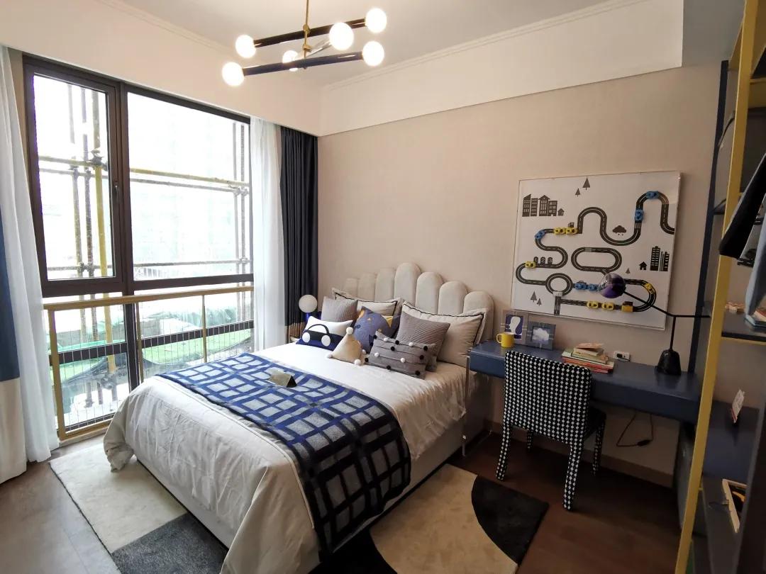 那些3万+的新盘，真带不动旁边1万+的二手房