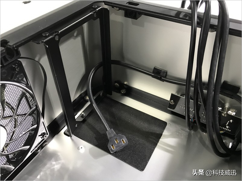 小巧的家用综合主机电脑硬件装机教程迷你静音