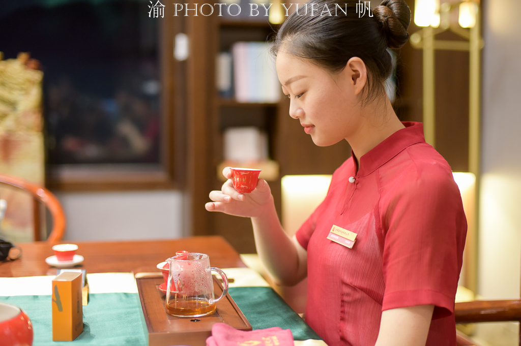 武夷山的茶女,并不是你想象的那样,她们活在茶中,以茶为乐