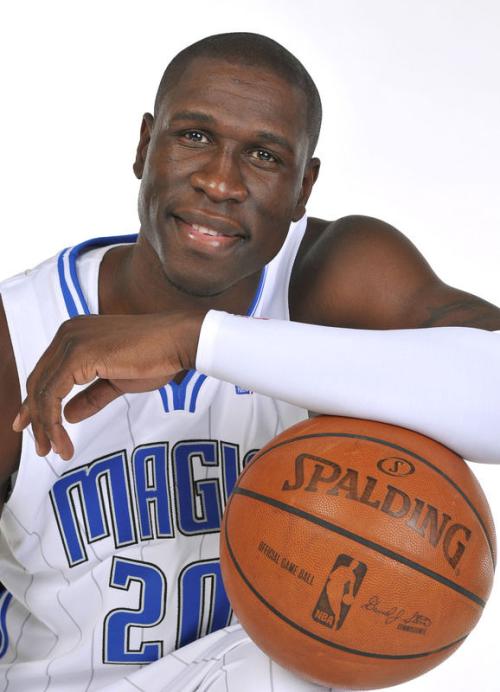 09年詹姆斯绝杀魔术,穿越09年