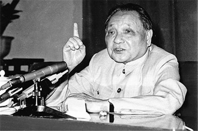 *小平邓**谈中国足球：看了几十年，闷气不能出