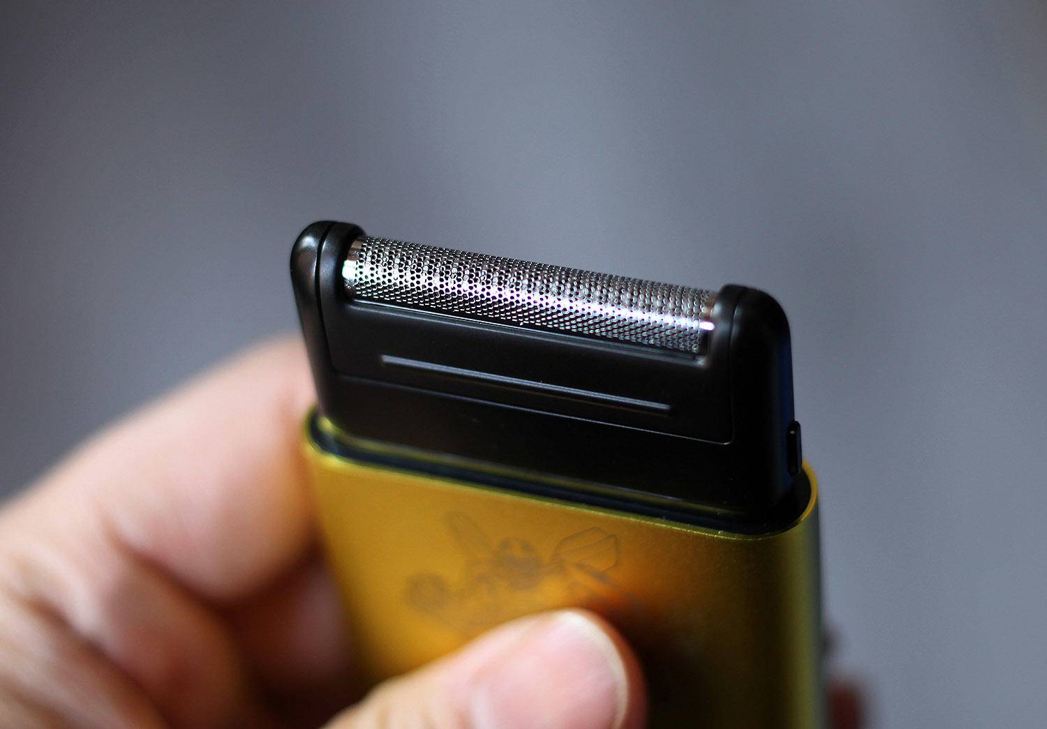 变形金刚剃须刀 (变形金刚多功能小刀测评)