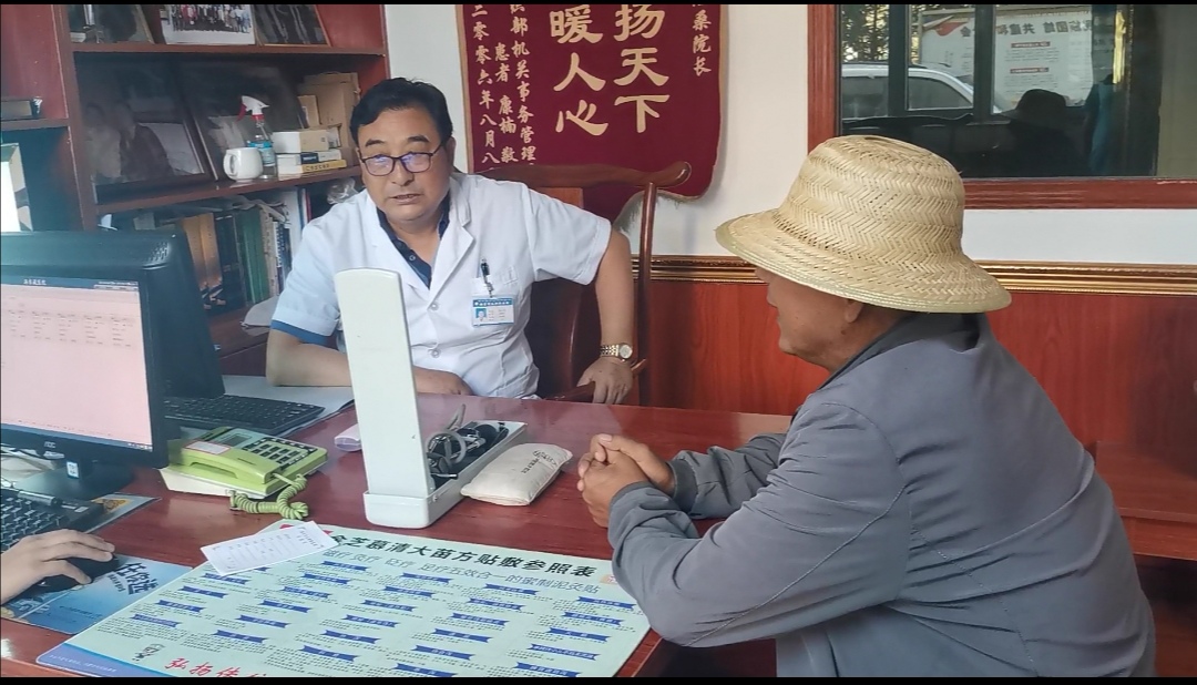 记海东藏院副院长、主任医师卓么才旦专家