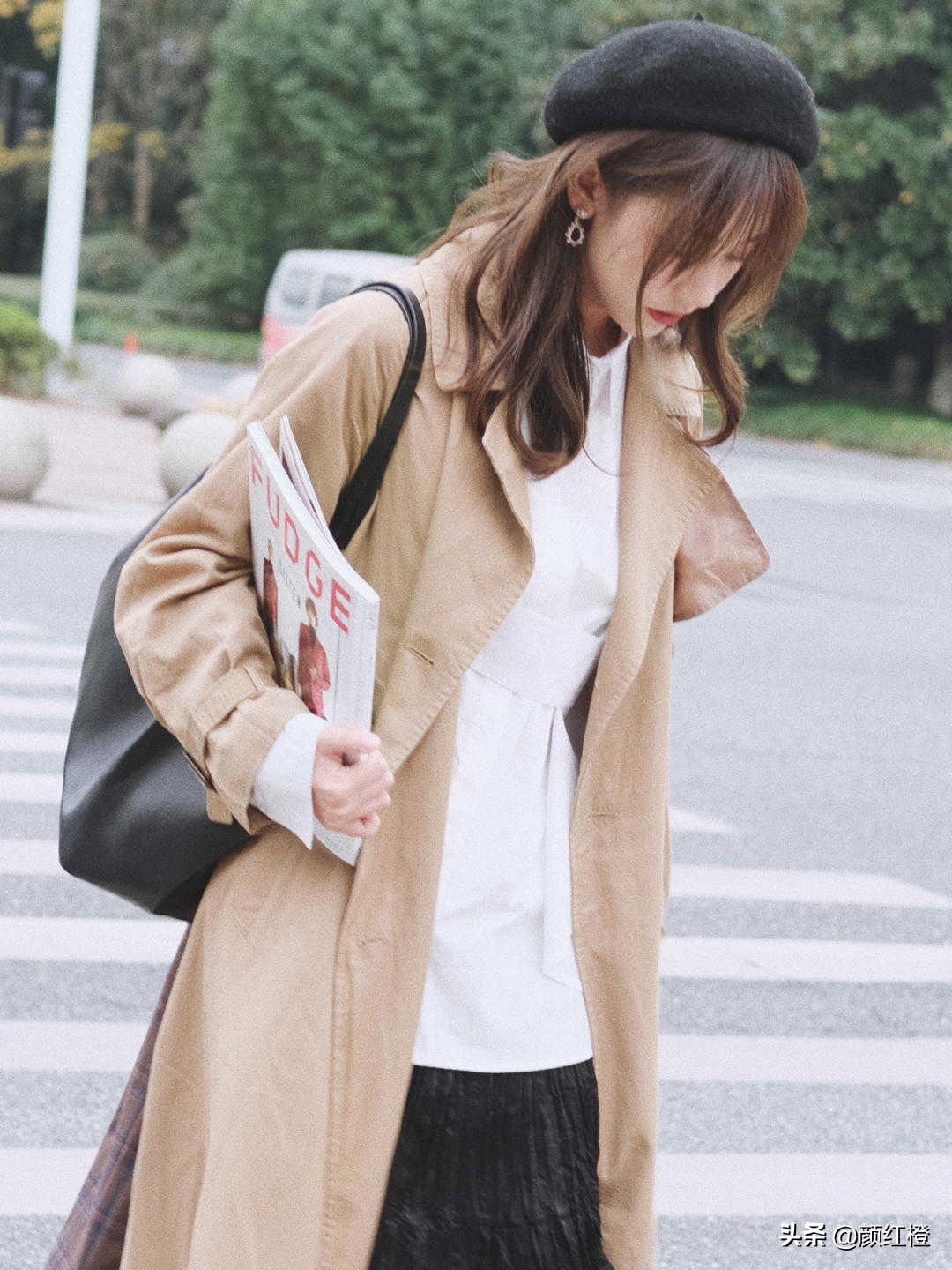 驼色长款冬季风衣的最佳搭配,秋天穿不厌的风衣驼色款更经典