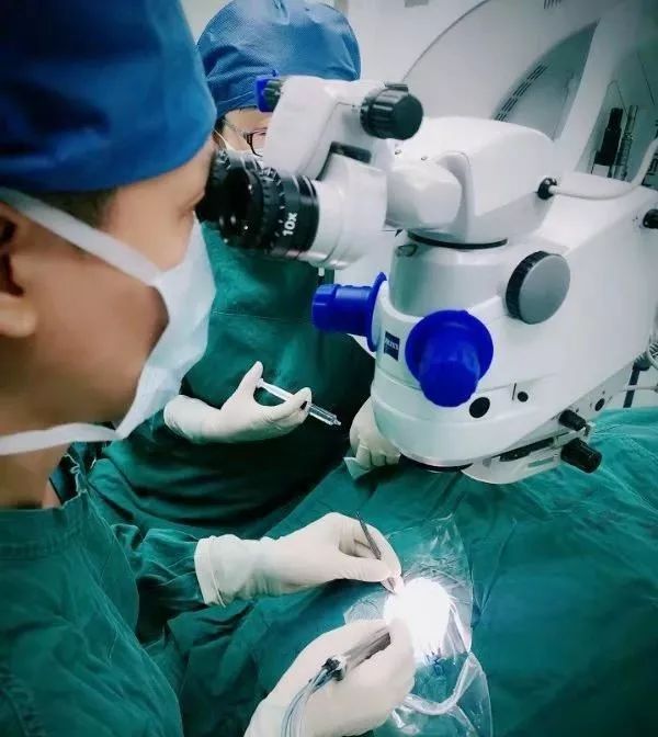 请跟我来，带您了解白内障手术那些事