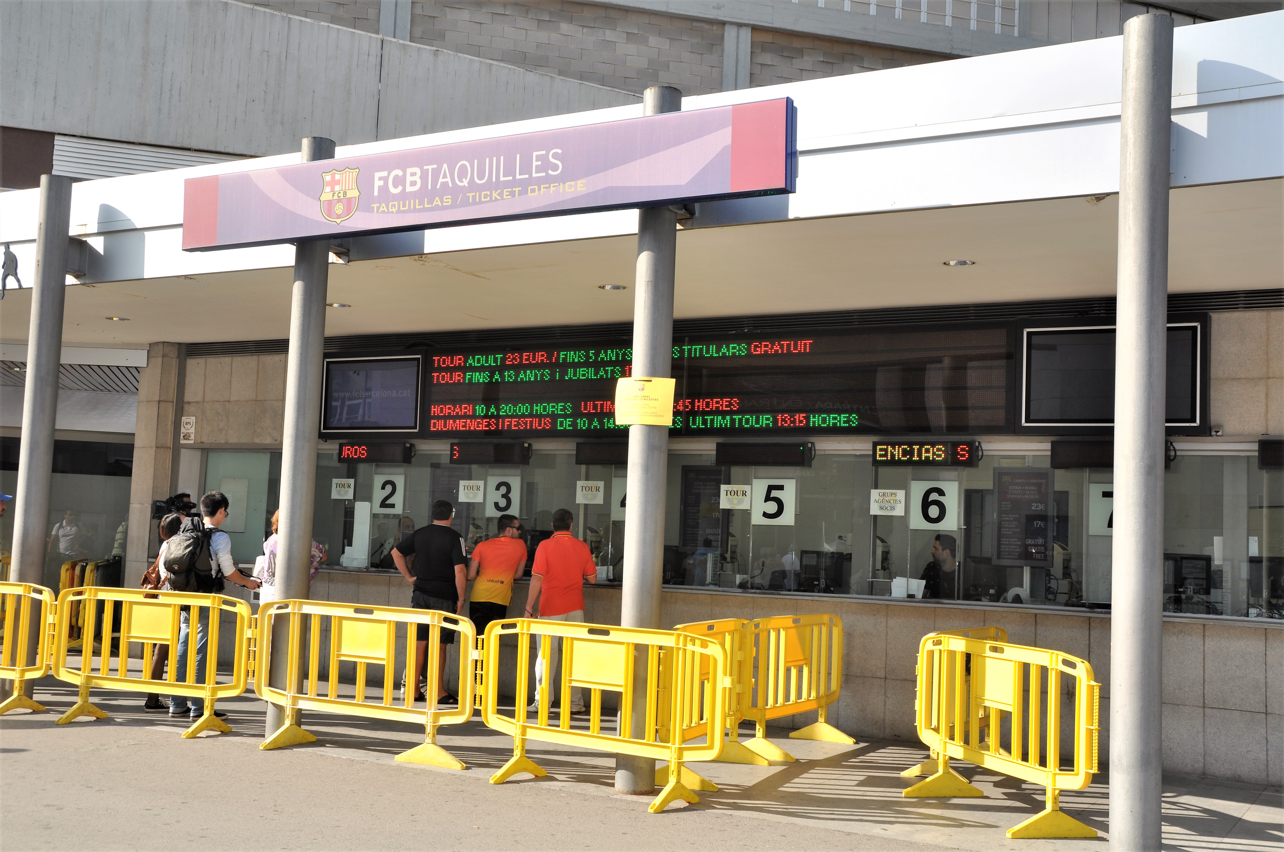 巴萨巴塞罗那fifa,巴塞罗那还是巴萨罗那