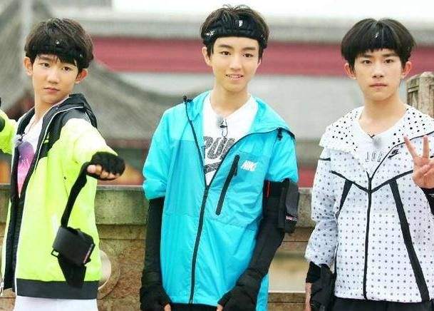 移动互联网时代的偶像工业，偶像的重新发明与粉丝身份的虚拟转向