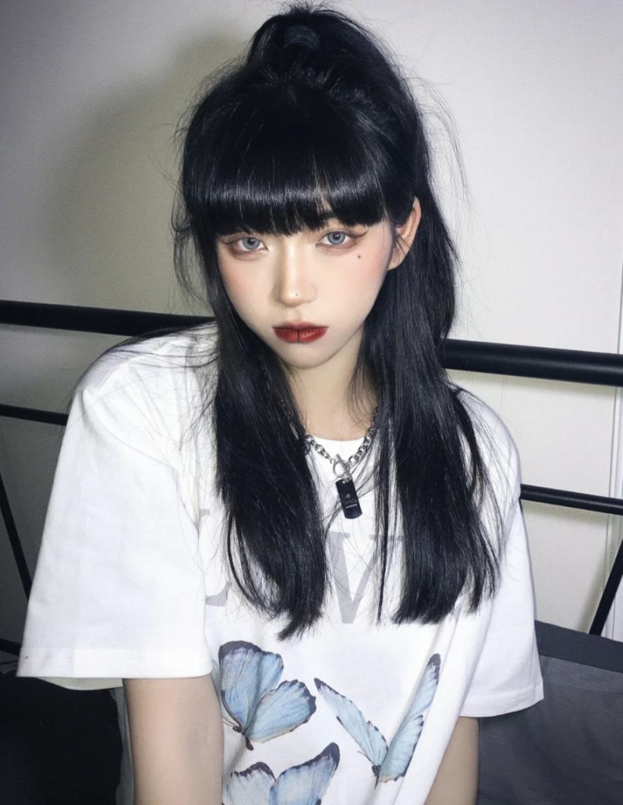 适合披头发显脸小的发型,2019流行这4款发型也太显脸小了