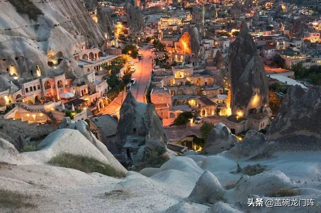 *疆新**往西，这片神奇的处女地，去一次相当环游大半个世界！