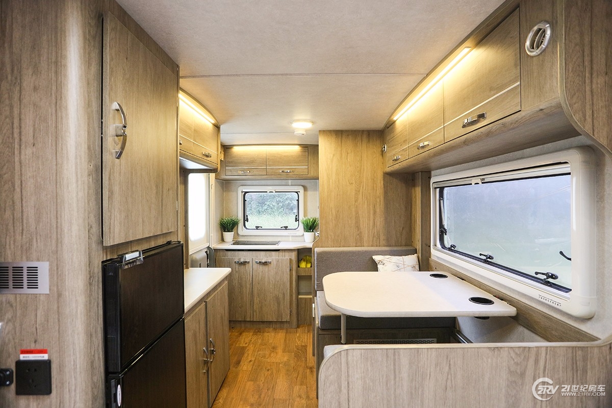 房车价格5-10万元拖挂式房车,房车价格5-10万元7米拖挂房车