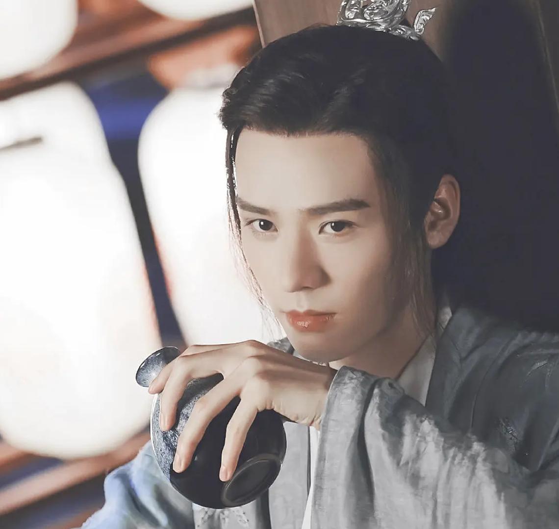 龚俊最近演了什么戏 (龚俊因为哪部戏染头发了)