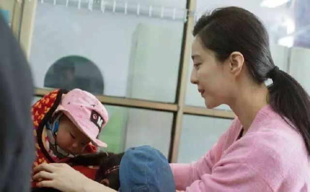 范冰冰做过哪些公益活动,范冰冰做慈善被各种夸