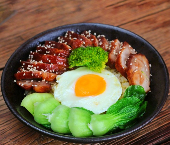 一吃就上瘾的煲仔饭,大厨教腊味煲仔饭砂锅家常做法