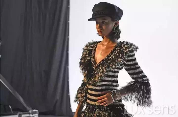 宝格丽和易烊千玺的杂志,易烊千玺代言宝格丽全球香氛系列