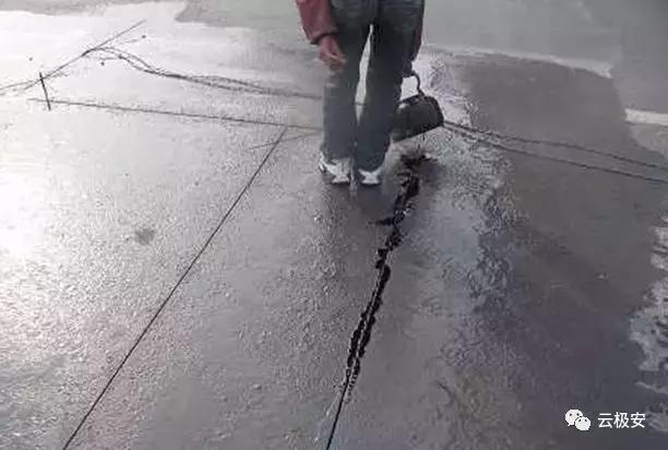 监控杆安装与预埋线,监控立杆基础配管