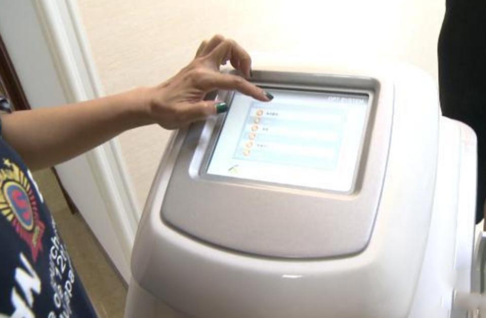 女子做完光子嫩肤后脸上全是黑疤,做完光子嫩肤后怎么黑了