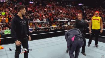 拳王暴打wwe,施瓦辛格一拳打倒wwe