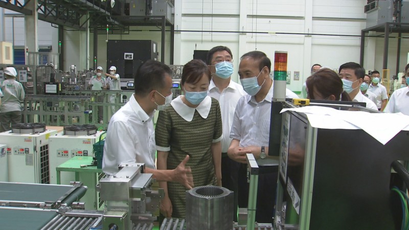 肖盛峰深入金普新区部分企业开展立法调研