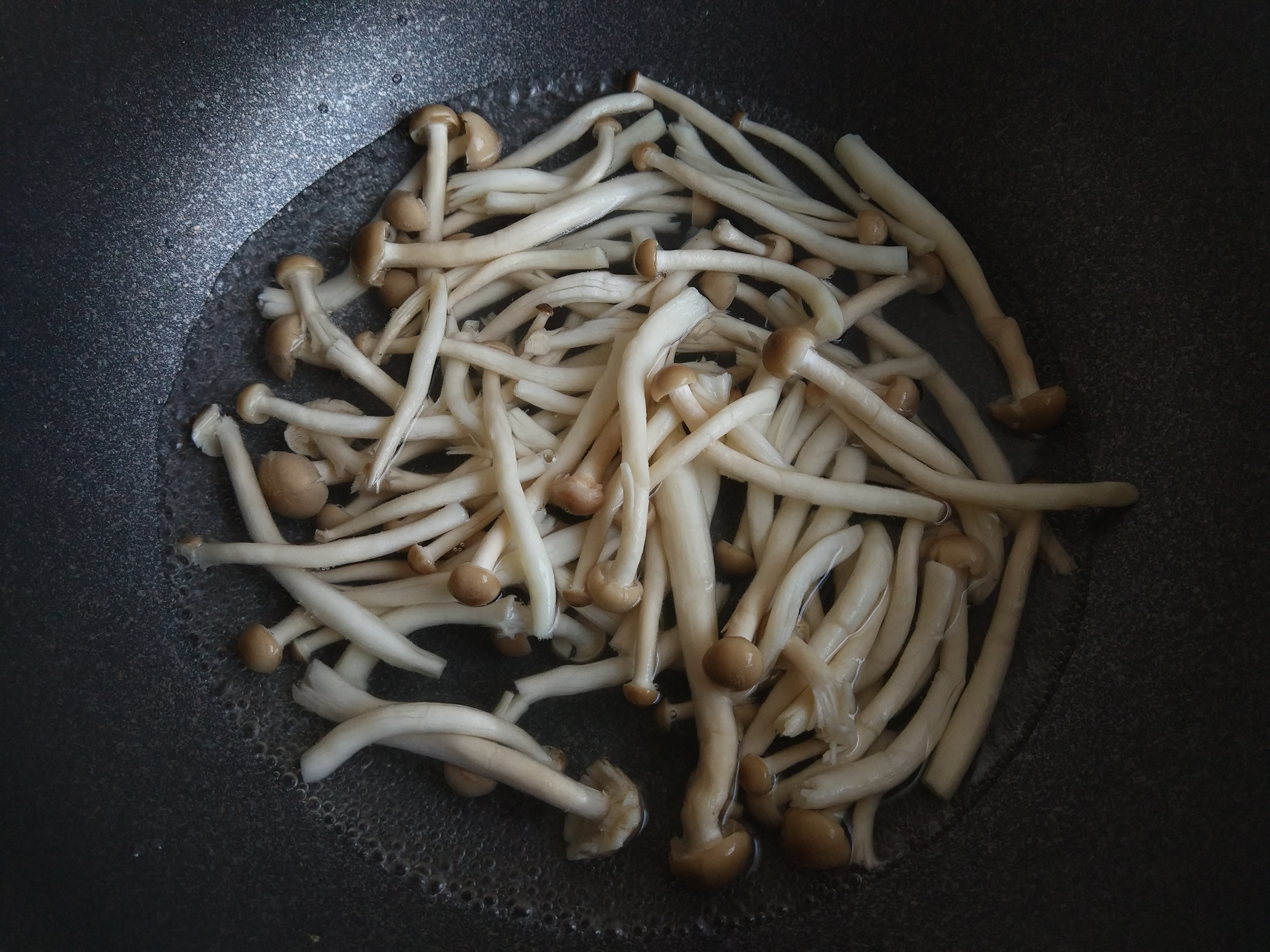 西红柿可以和什么炒菜,怎么炒西红柿炒鸡蛋颜色鲜艳