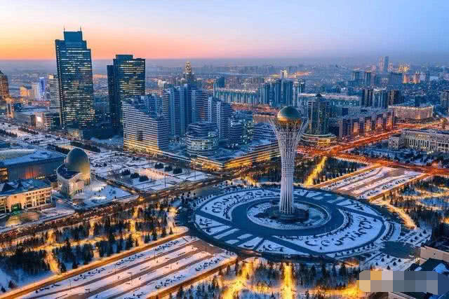为什么哈萨克斯坦那么大,哈萨克斯坦怎么建国的