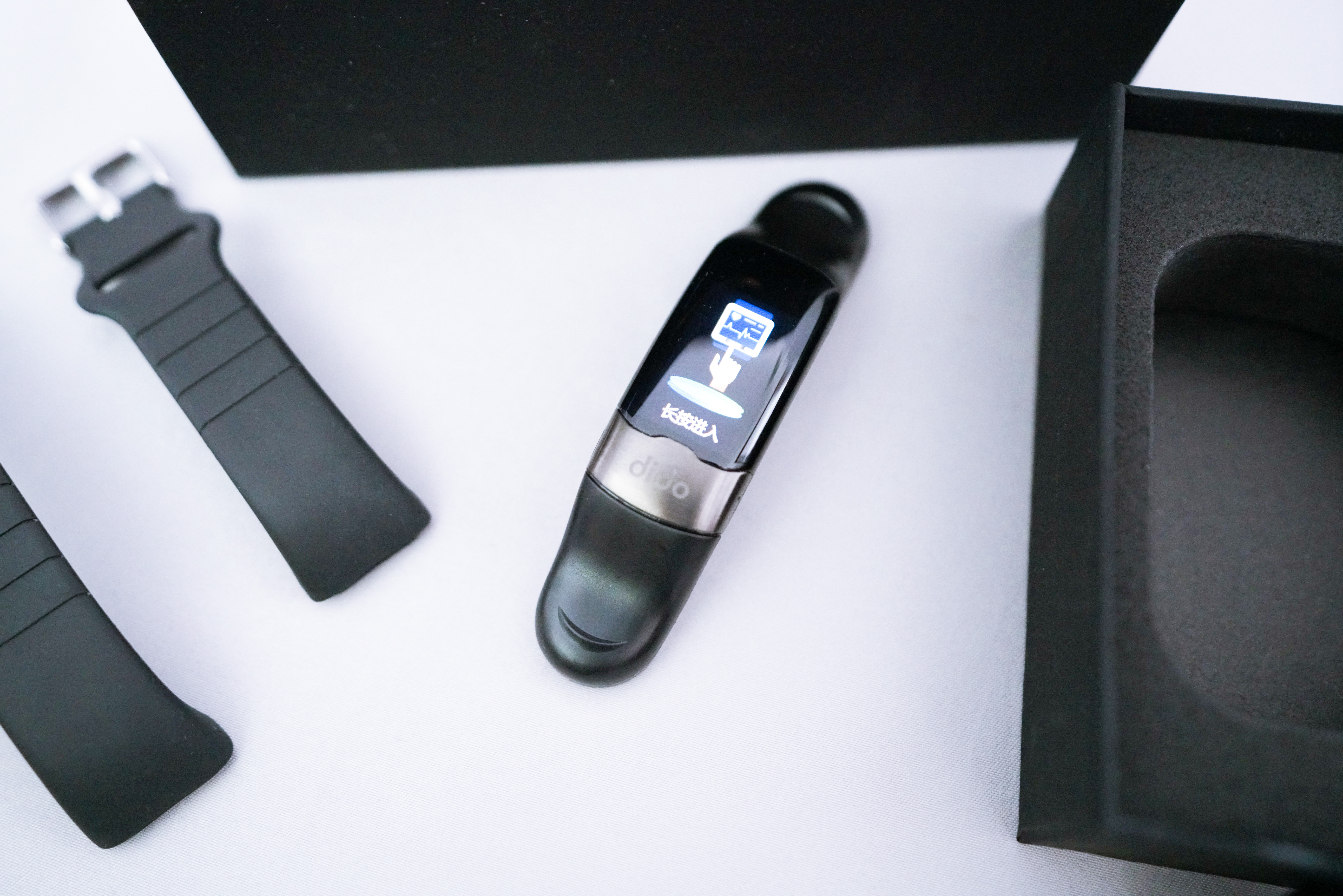 旗舰版智能手环价格,200块钱以内最值得入手的智能手环