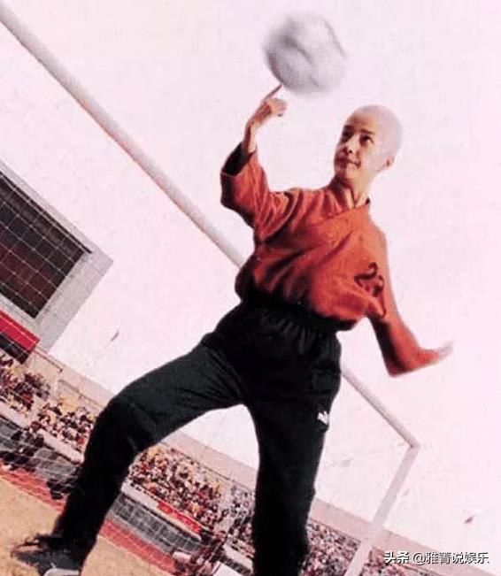 赵薇周星驰少林足球唱歌,少林足球周星驰对赵薇说的话