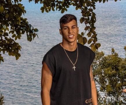 邋遢两射一传尤文迎连胜,斑马两年700万欧迎阿坤