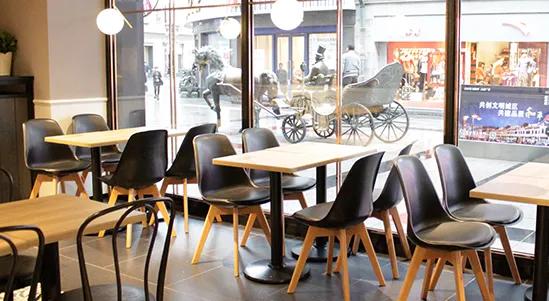 晚餐时间到！餐厅运营、清洁、设计和设计，一站式搞定