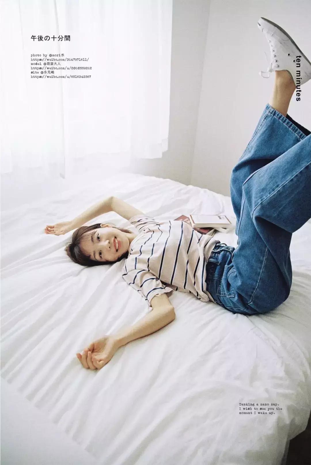 如何居家拍出自然写真照 (在家自己怎么拍出好看的照片写真)