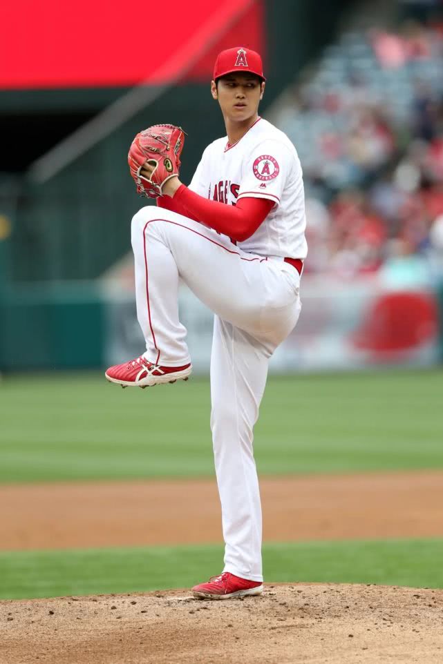 新朋友去打棒球,朋友打棒球