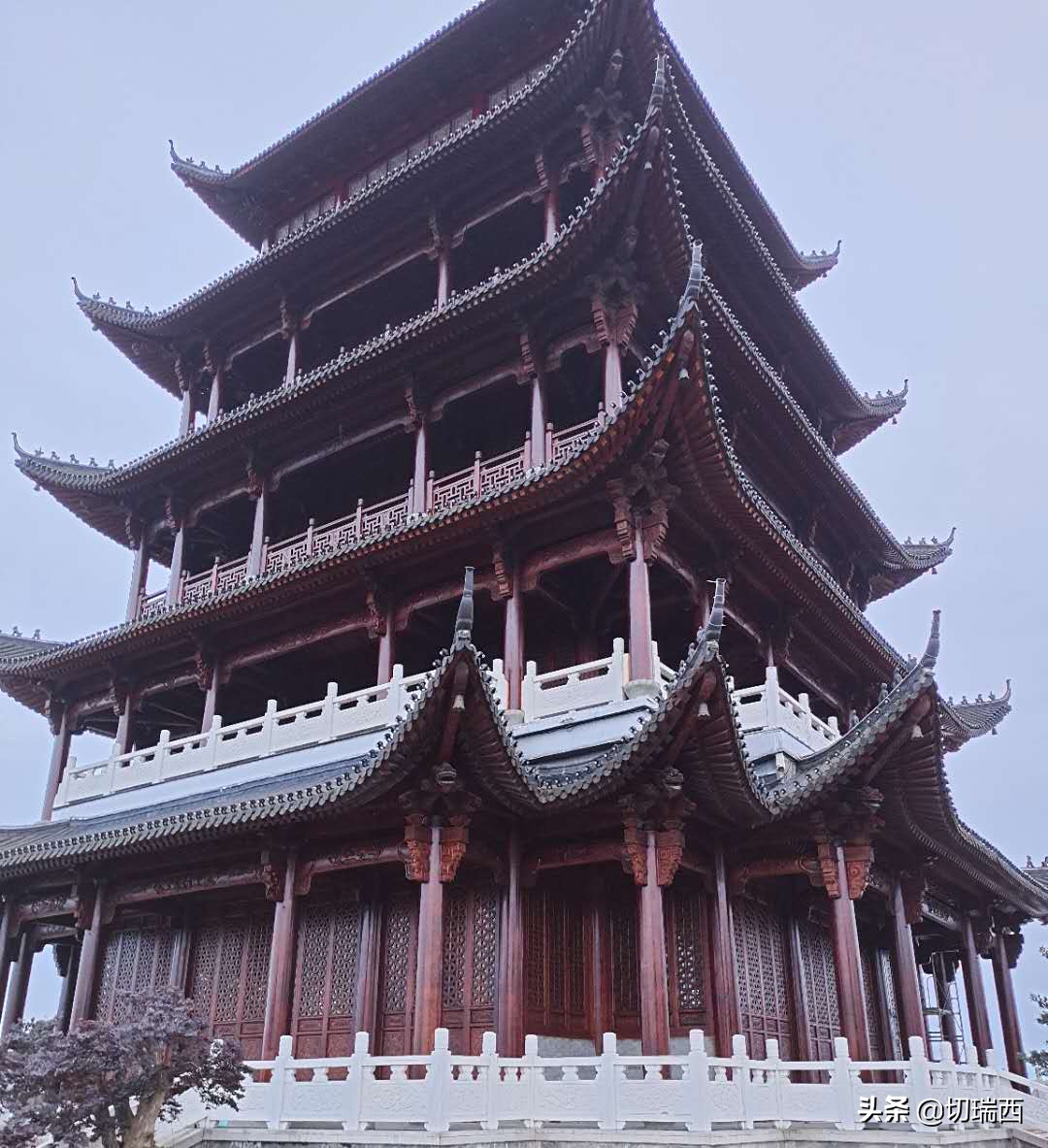 防腐木油漆褪色用什么恢复,木制品怎样防腐处理