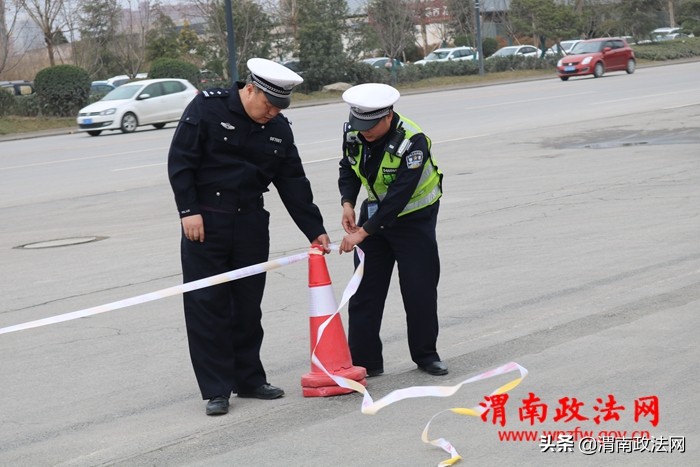 高新交警大队圆满完成2019年首场足球赛安保任务（图）