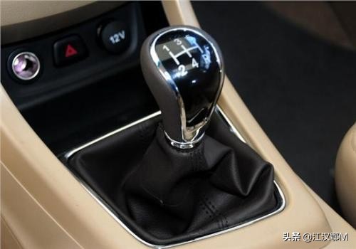 挂入倒挡上熄火会怎么样,挂入倒挡有顿挫