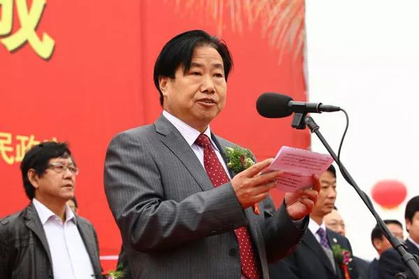 靠500元发家，49岁办厂，他是如何把一碗小粥卖到5亿元的？