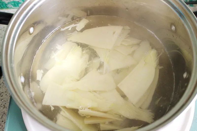 冬笋炒烟熏腊肉,冬笋炒腊肉做法腊肉要蒸吗