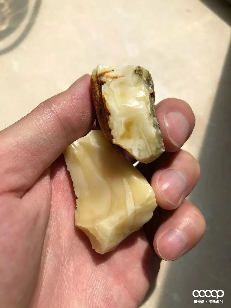 怎么选蜜蜡原石,怎么样才能买到真的蜜蜡原石