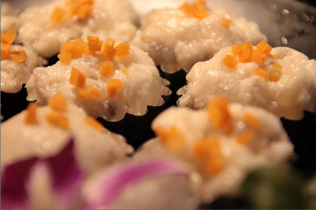 西双版纳告庄西双景星光夜市，为什么那么多人喜欢她？