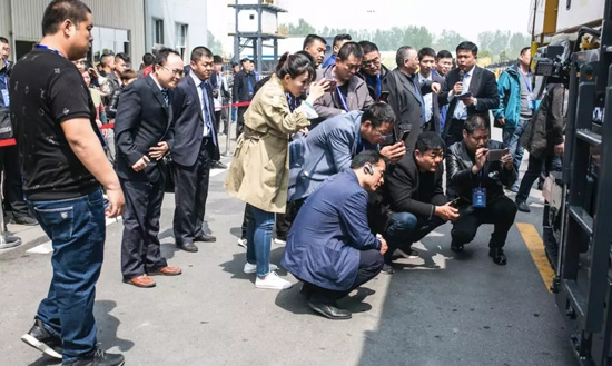 因为你在，今天这个地方火了！