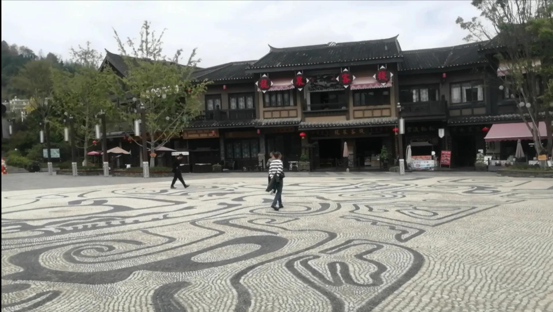 丹寨县万达小镇特色,丹寨万达小镇国家休闲街区